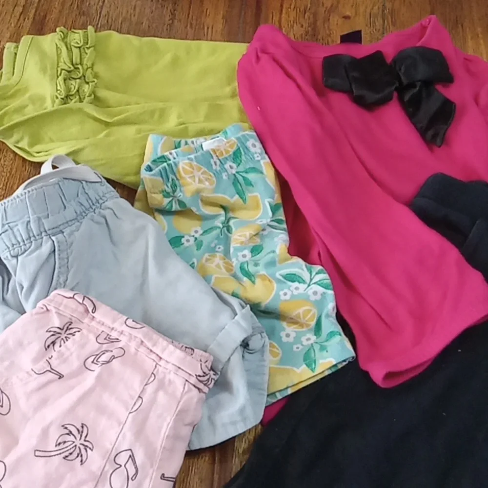 Assorted toddler bundle - Picture 1 of 8
